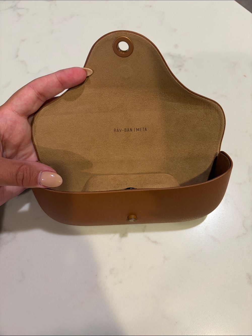 Ray-Ban Meta Case - Picture 2 of 4